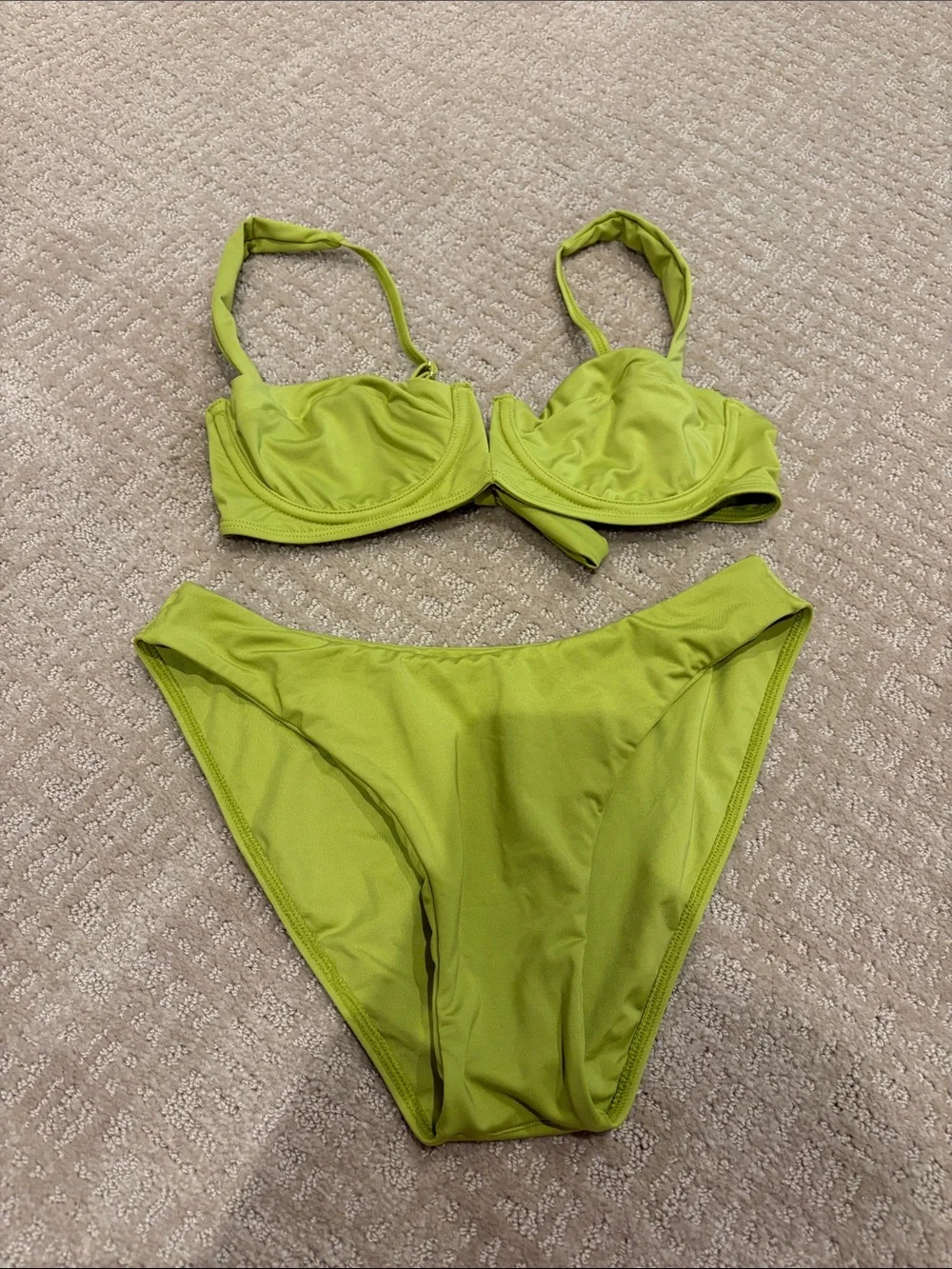 Monday Swimwear Lime Green Two-Piece Bikini Set (color: apple)